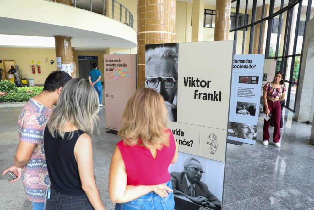 Exposição sobre Viktor Frankl segue na Uefs até 15 de abril