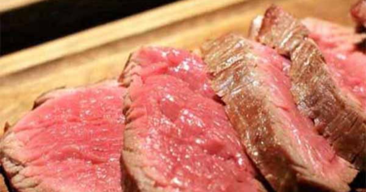 Carne mal passada pode ser consumida com segurança? Especialistas explicam riscos e cuidados