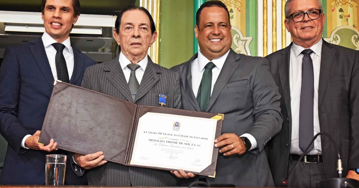 Cerimônia concorrida marca homenagem a Thomas Bacellar na Câmara de Salvador