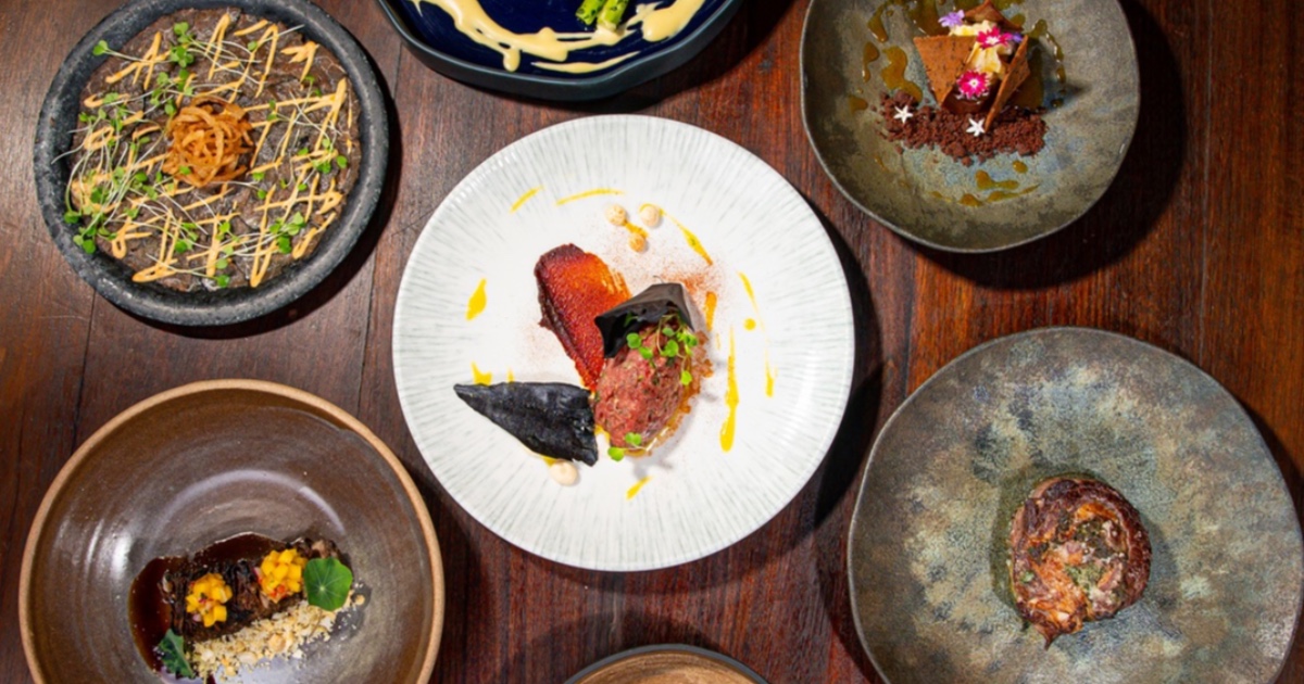 Restaurante Carvão lança Menu Experiência em 7 etapas e aposta na cozinha de fogo