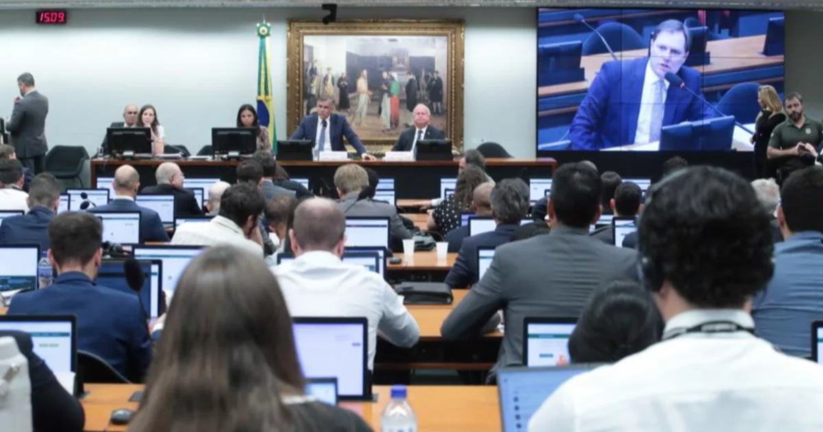 Comissão da Câmara aprova admissibilidade de propostas que acabam com a escala 6×1