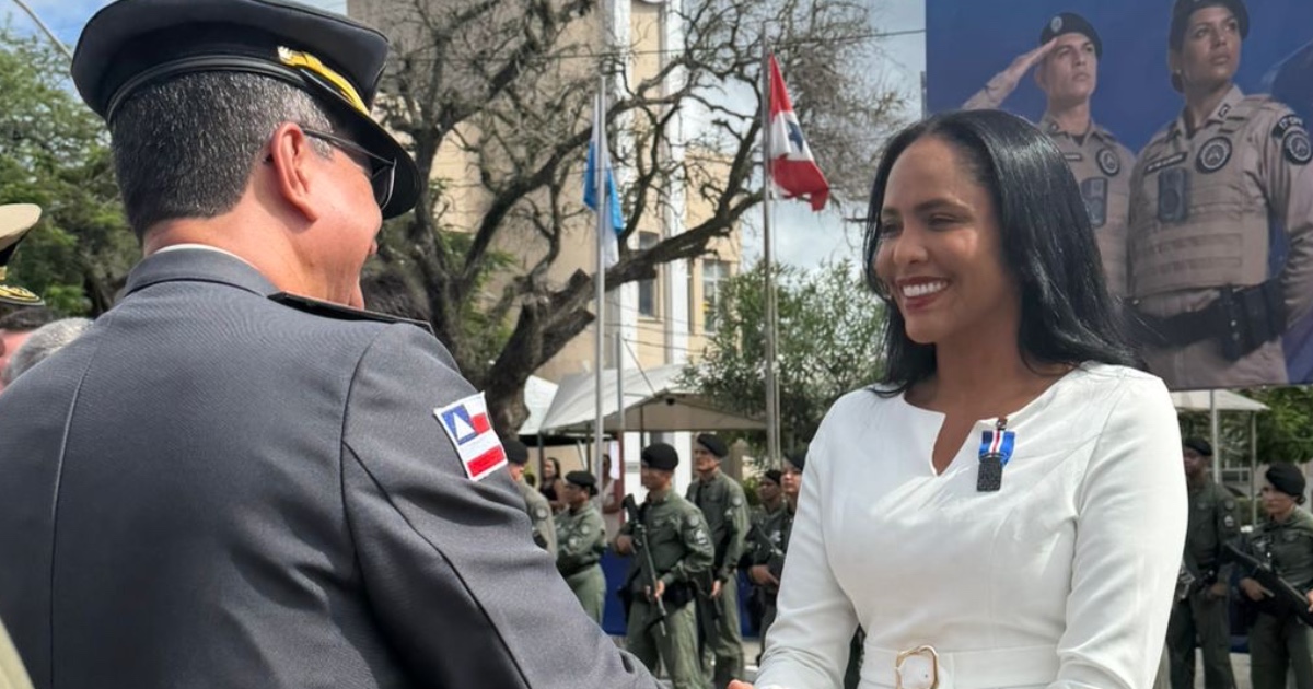 Gestora pública é homenageada com Medalha Marechal Argolo e reforça compromisso com o serviço à população