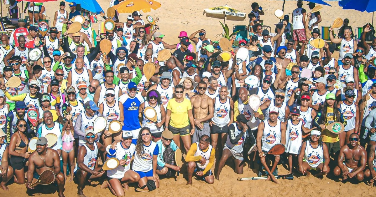 *Mais de 250 atletas celebram 70 anos de Nelson Gujão e a história do frescobol na Bahia em encontro histórico na Praia de Armação