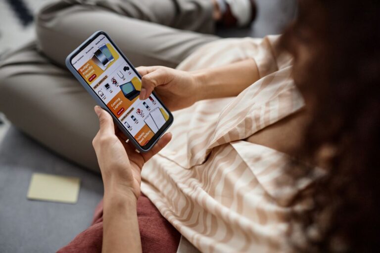 E-commerce de recorrência cresce e vira rotina para 54% dos brasileiros