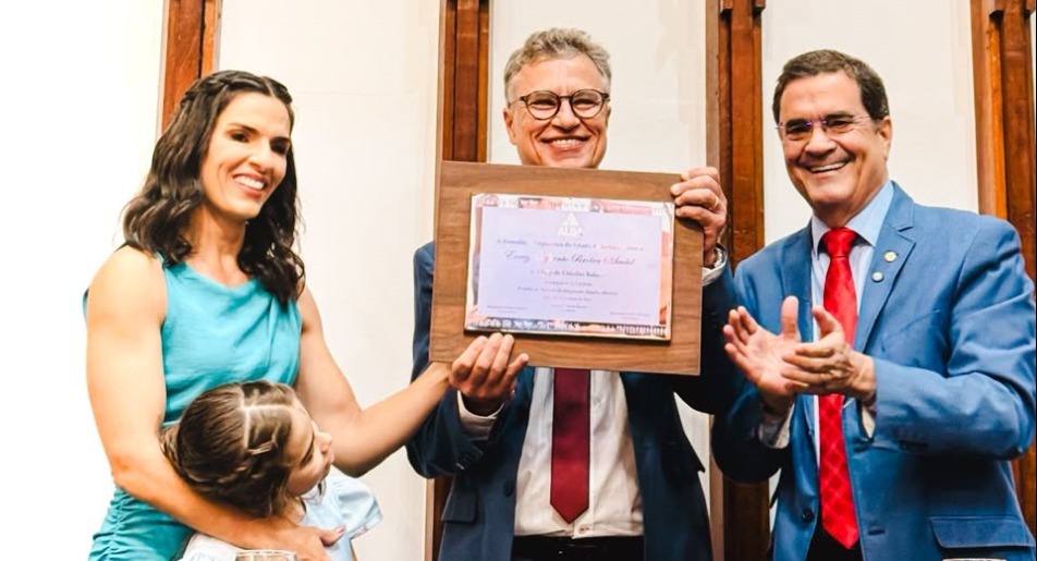 Título de Cidadão Baiano a Eracy Lafuente proposto por Angelo Almeida reconhece trajetória marcada por compromisso social e desenvolvimento da Bahia