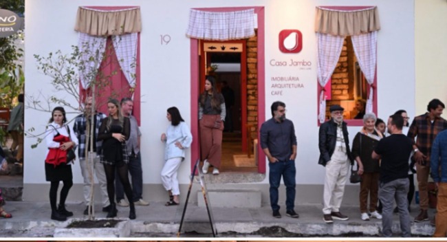Chapada Diamantina ganha Casa Jambo, novo hub de cultura, negócios e gastronomia em casarão histórico