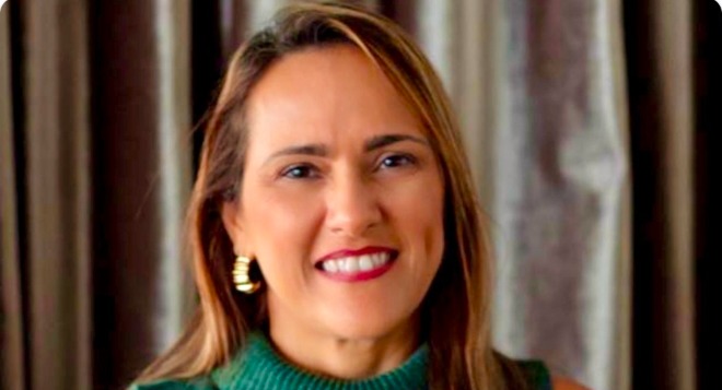 Escritora baiana lança romance sobre fertilização in vitro e novos formatos de família