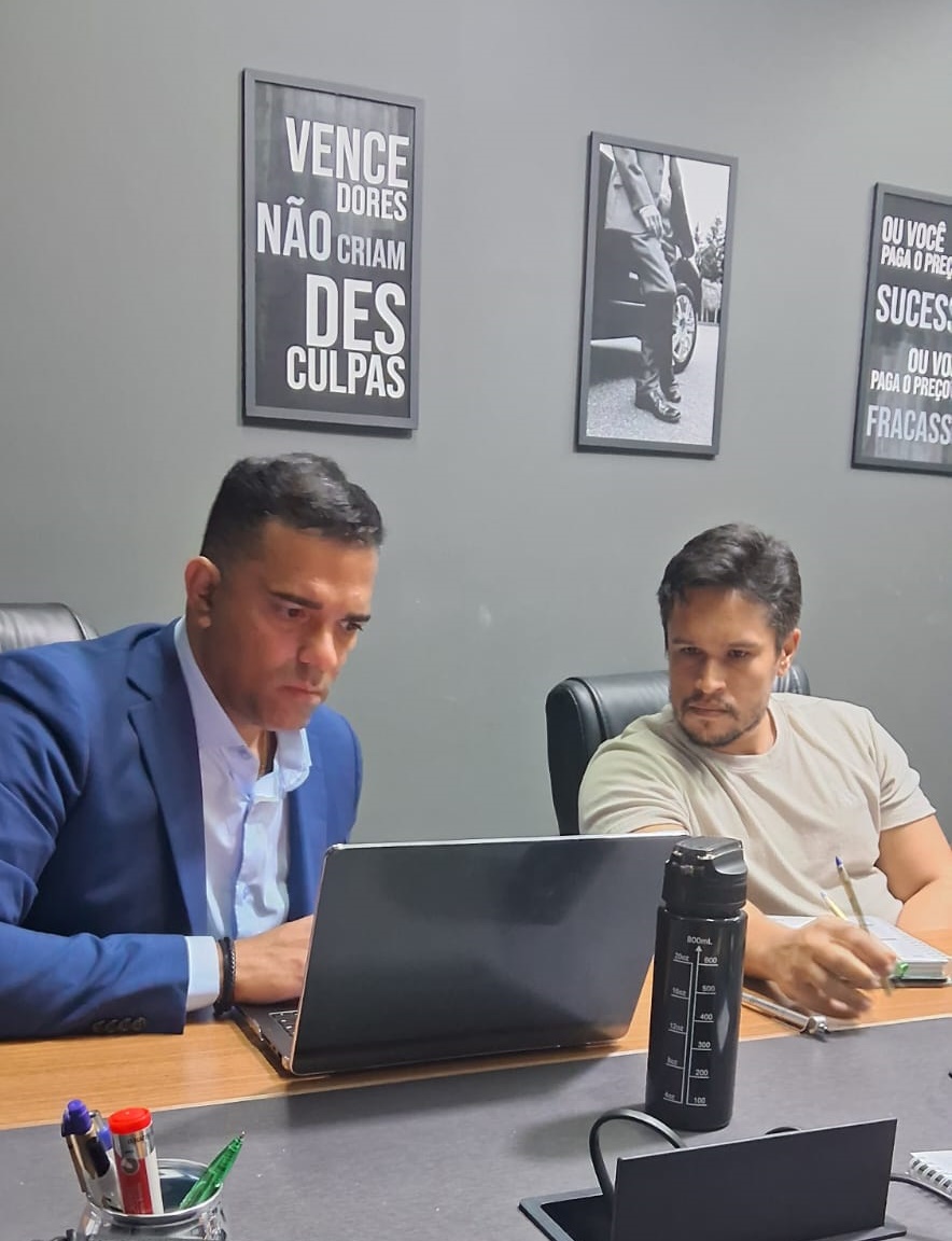Adílio Castelo coloca o combate ao endividamento do empresário no centro de sua atuação e amplia presença no cenário nacional