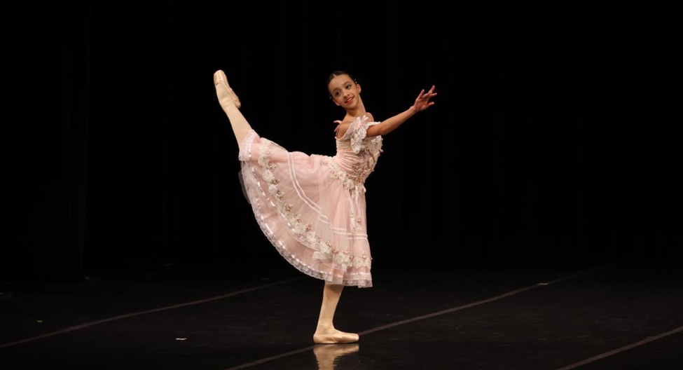 Bailarina de 11 anos é a primeira baiana a conquistar dois títulos no Festival de Dança de Joinville