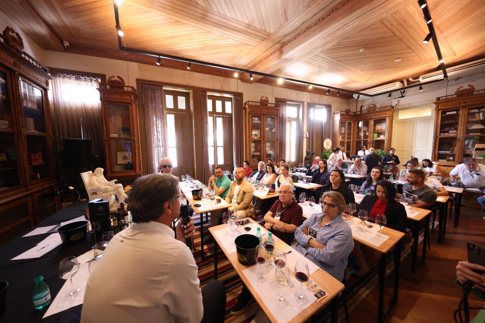 Wine Brasil Music reúne especialistas em 11 masterclasses no Palacete Tirachapéu