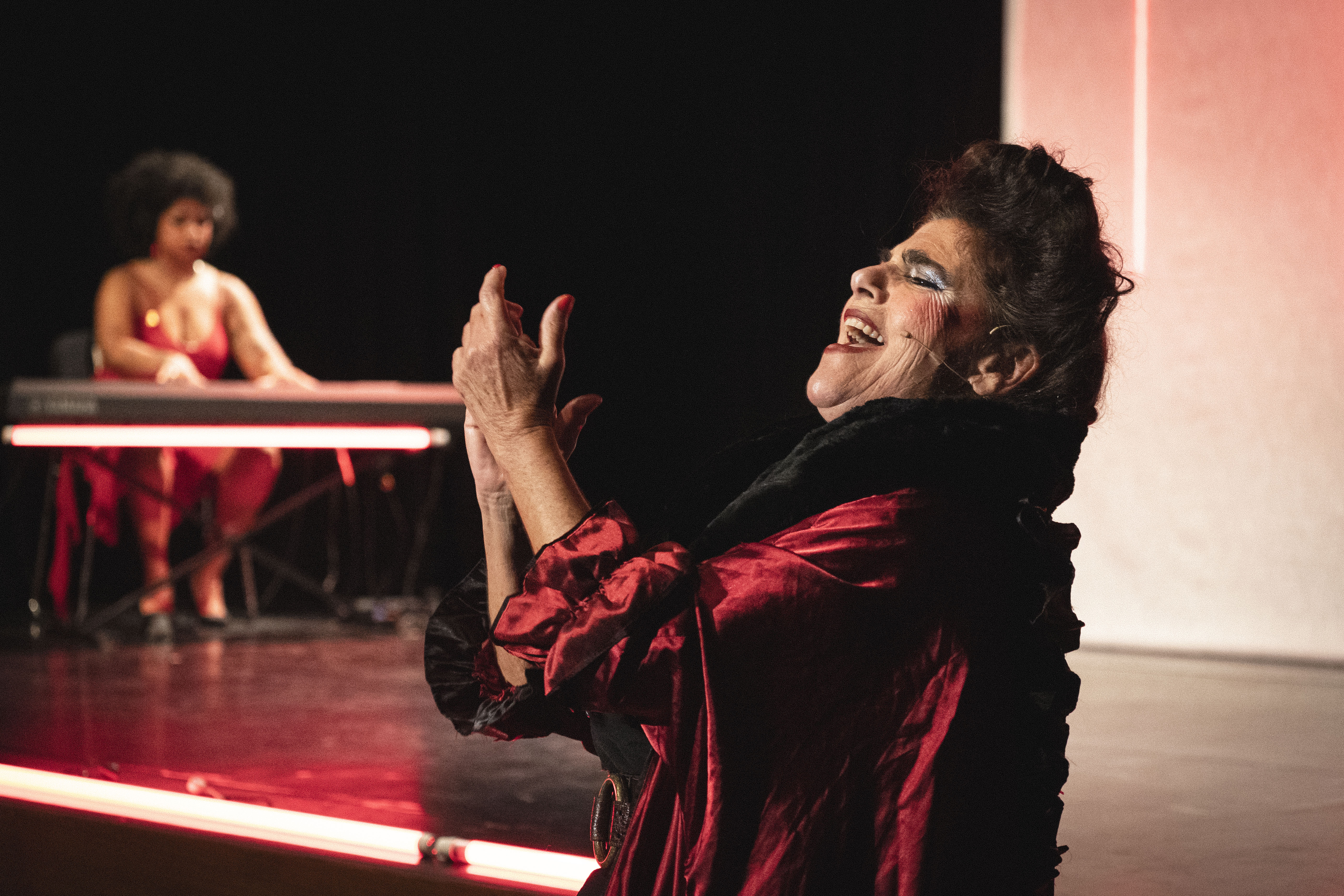 CAIXA CULTURAL SALVADOR APRESENTA ESPETÁCULO MERETRIZES