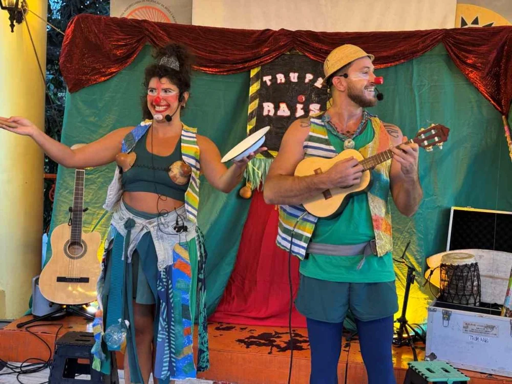 Feira de Santana recebe espetáculo “Vozeia Debaixo da Gameleira” no Domingo Tem Teatro