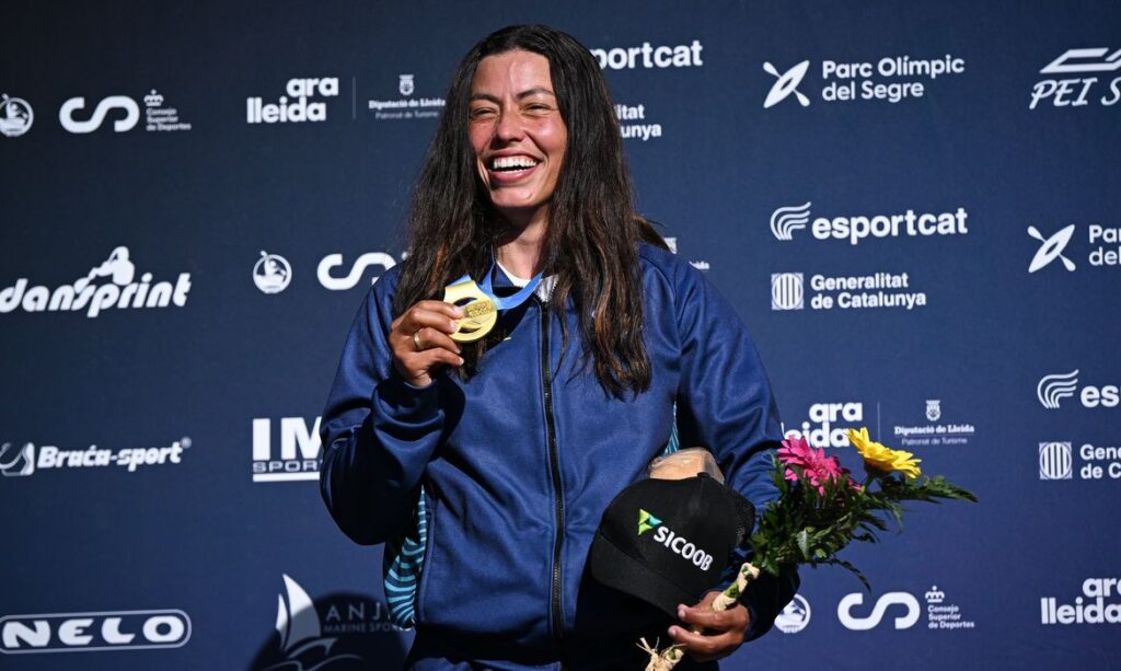 Ana Sátila conquista ouro na Copa do Mundo de canoagem slalom