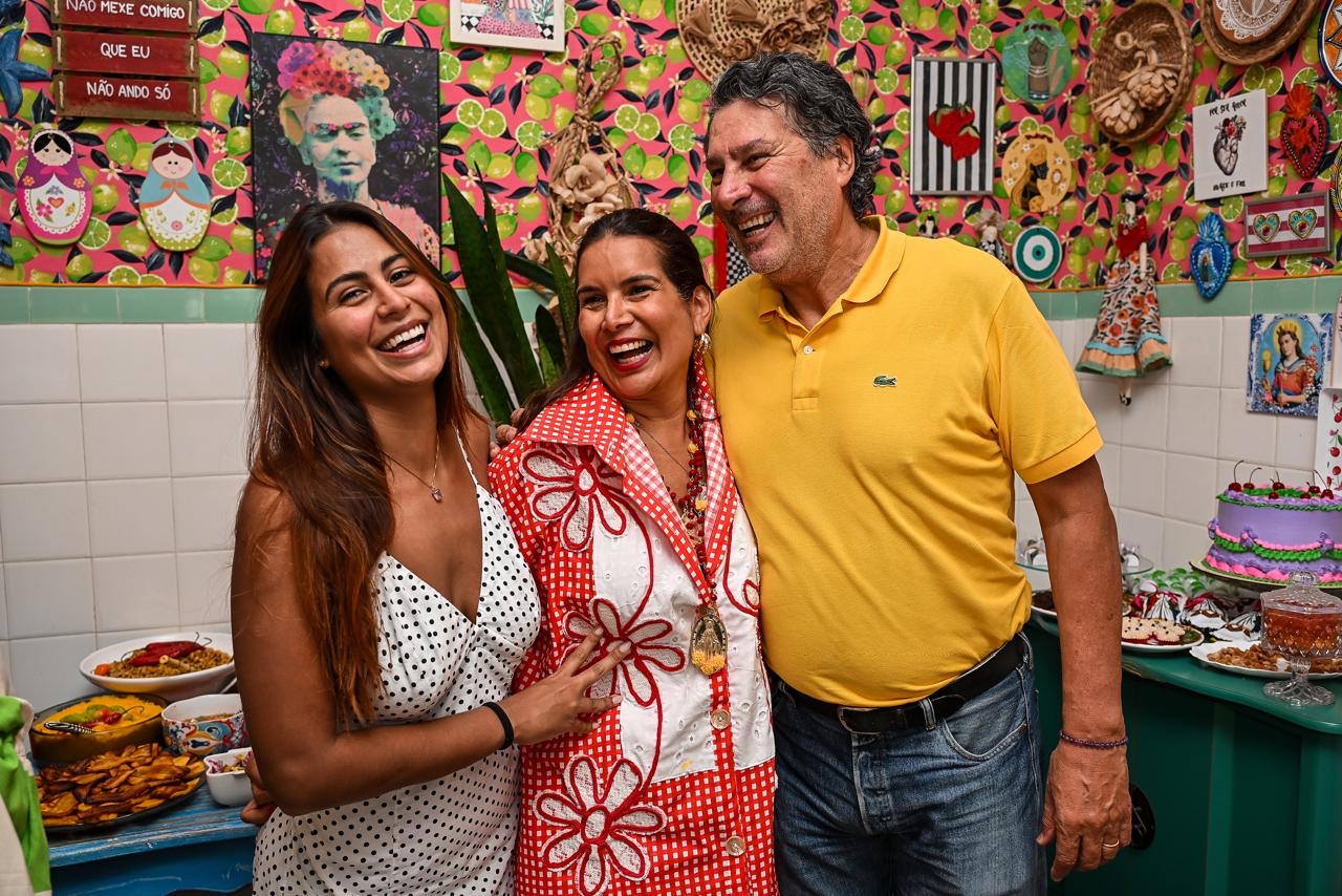 Adriana Regis reúne clientes e convidados em celebração de Cosme e Damião na Casa Priore