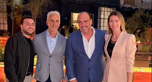 Lon Menezes na Casa FOA