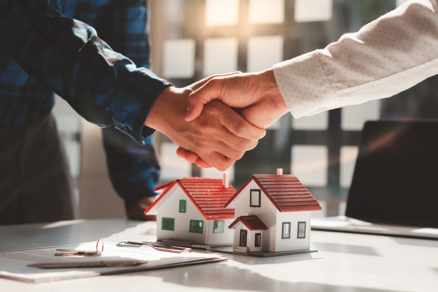 Dá para comprar um imóvel sem financiamento bancário? Entenda a compra direta com a construtora.