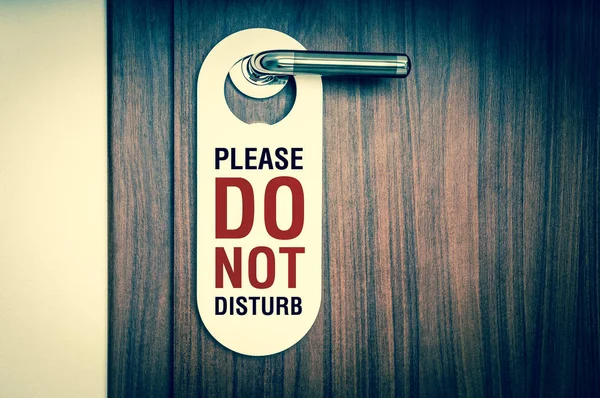 Quando as luzes do lobby diminuem: o que acontece em um hotel enquanto o hóspede dorme